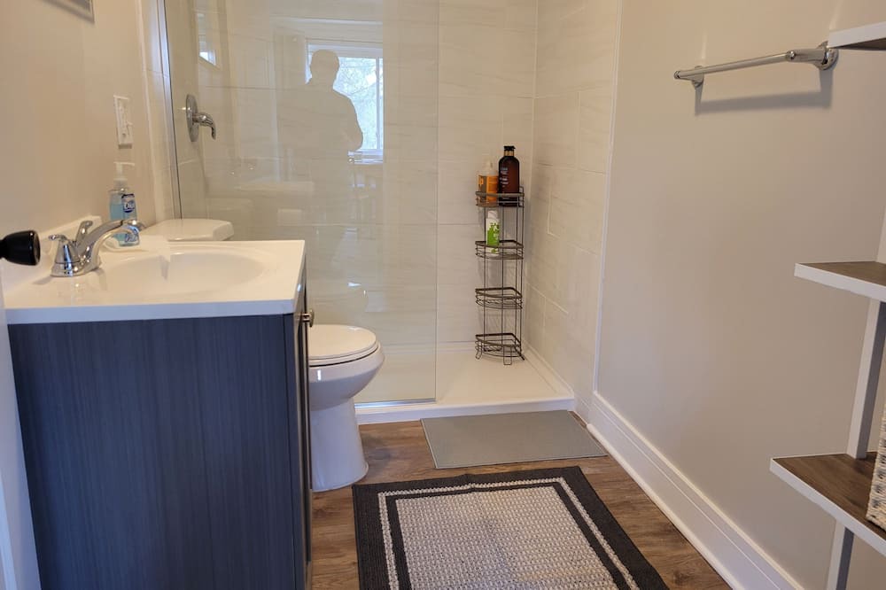 Photo of Bathroom in Solon Mills
