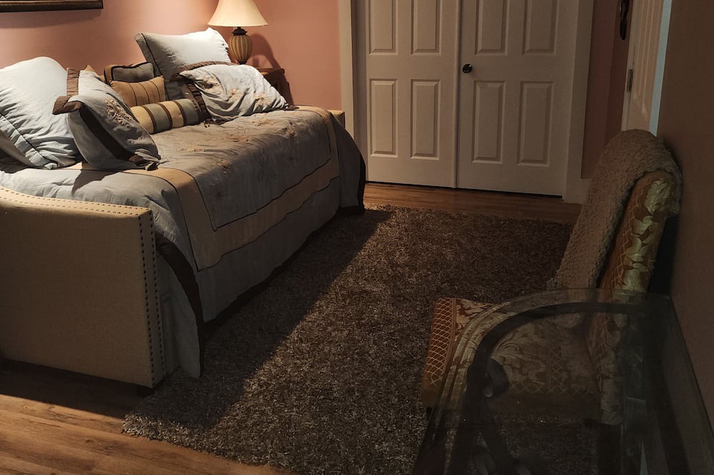 Photo of Bedroom in Niles
