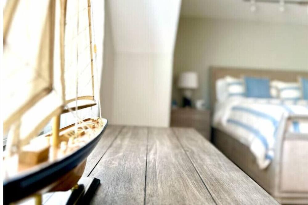 Photo of Bedroom in Waukazoo Woods