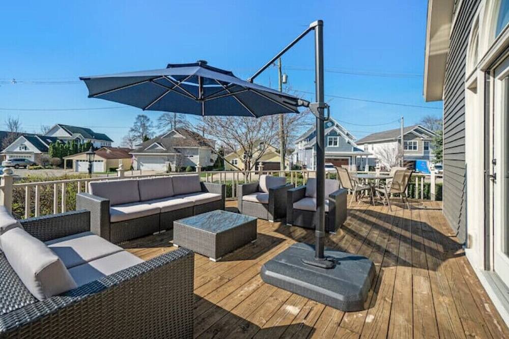 Photo of Patio Balcony in Waukazoo Woods