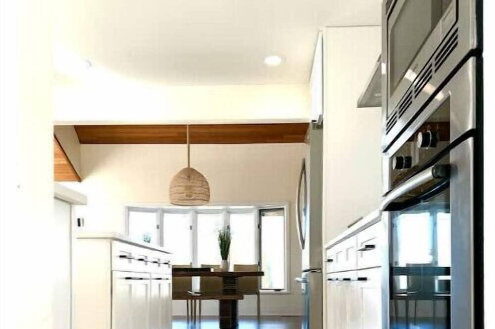 Photo of Kitchen in Waukazoo Woods