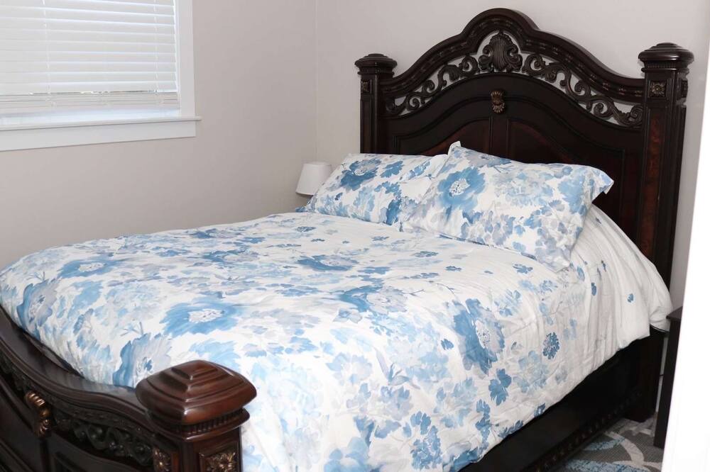 Photo of Bedroom in Des Plaines