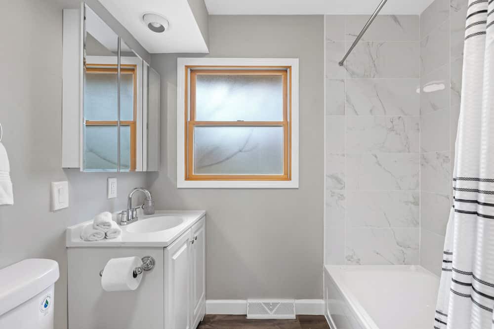 Photo of Bathroom in Roselle