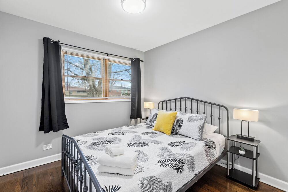 Photo of Bedroom in Roselle