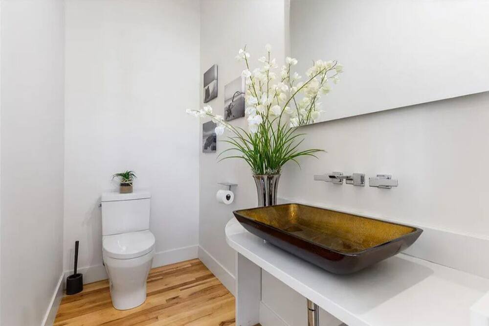 Photo of Bathroom in Council Bluffs