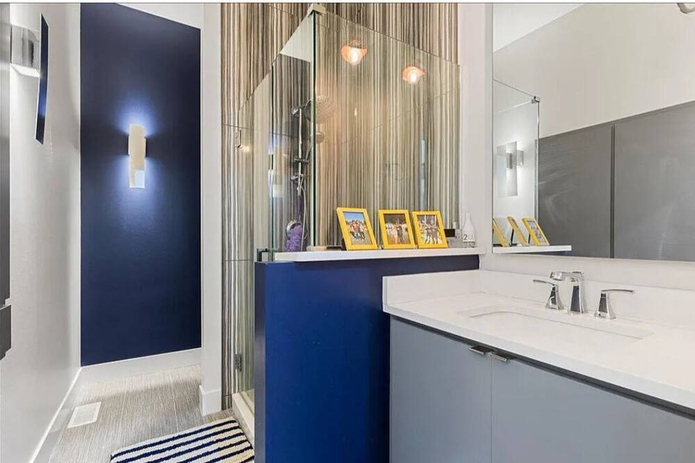 Photo of Bathroom in Council Bluffs