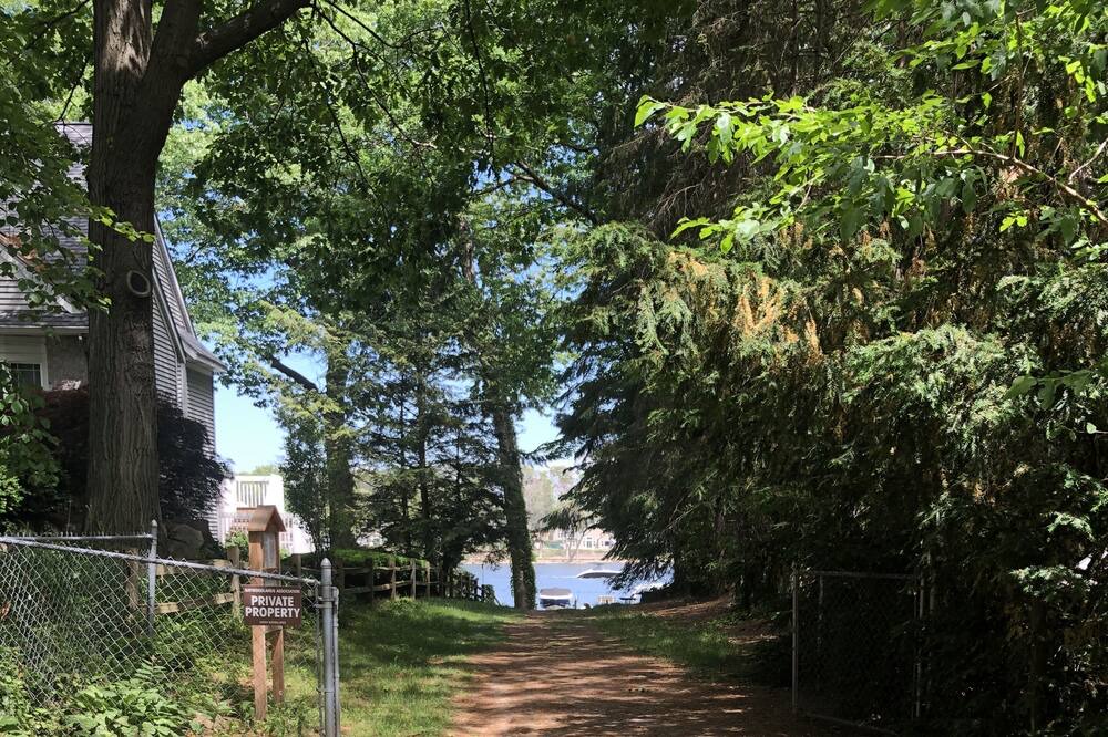 Photo of Outdoor in Waukazoo Woods