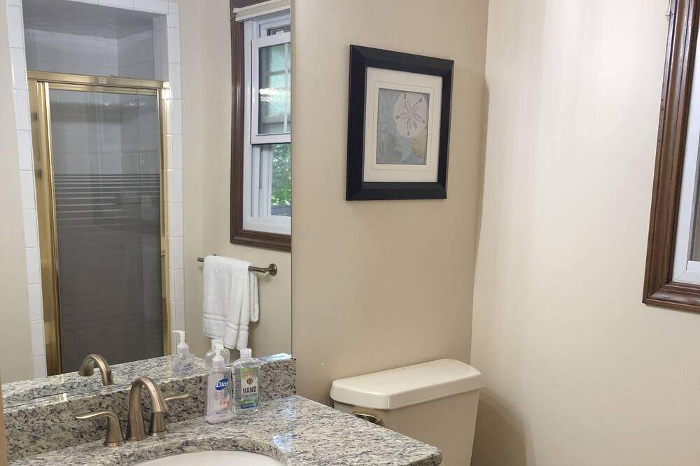 Photo of Bathroom in Waukazoo Woods