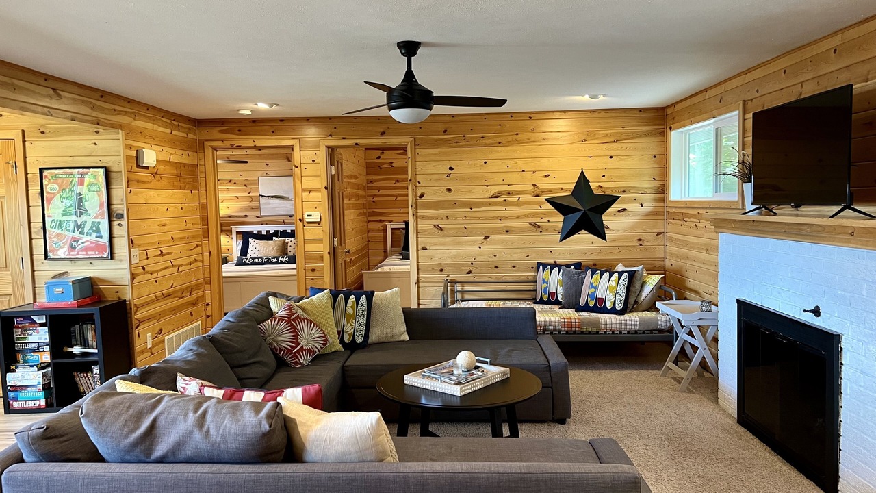 Photo of Livingroom in Whitehall