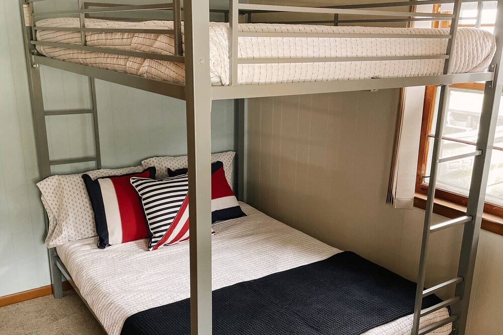 Photo of Bedroom in Whitehall