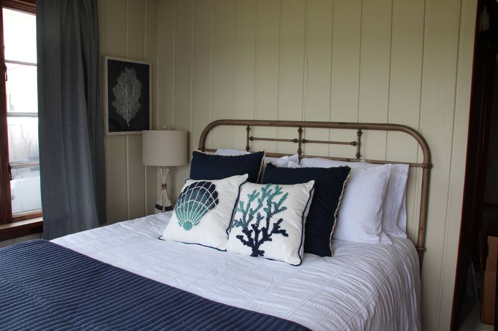 Photo of Bedroom in Whitehall