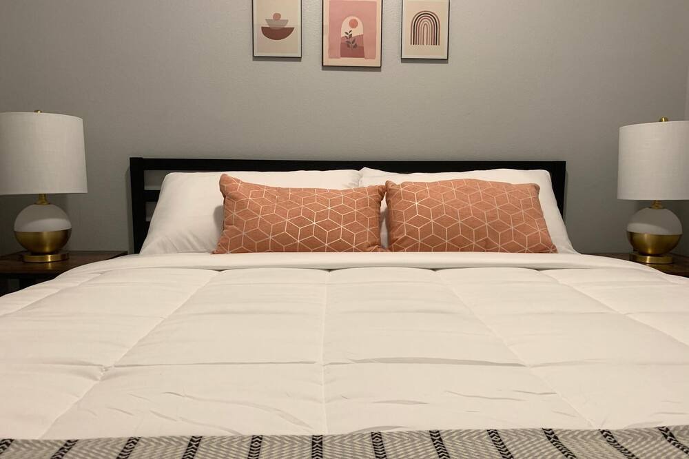 Photo of Bedroom in Des Moines