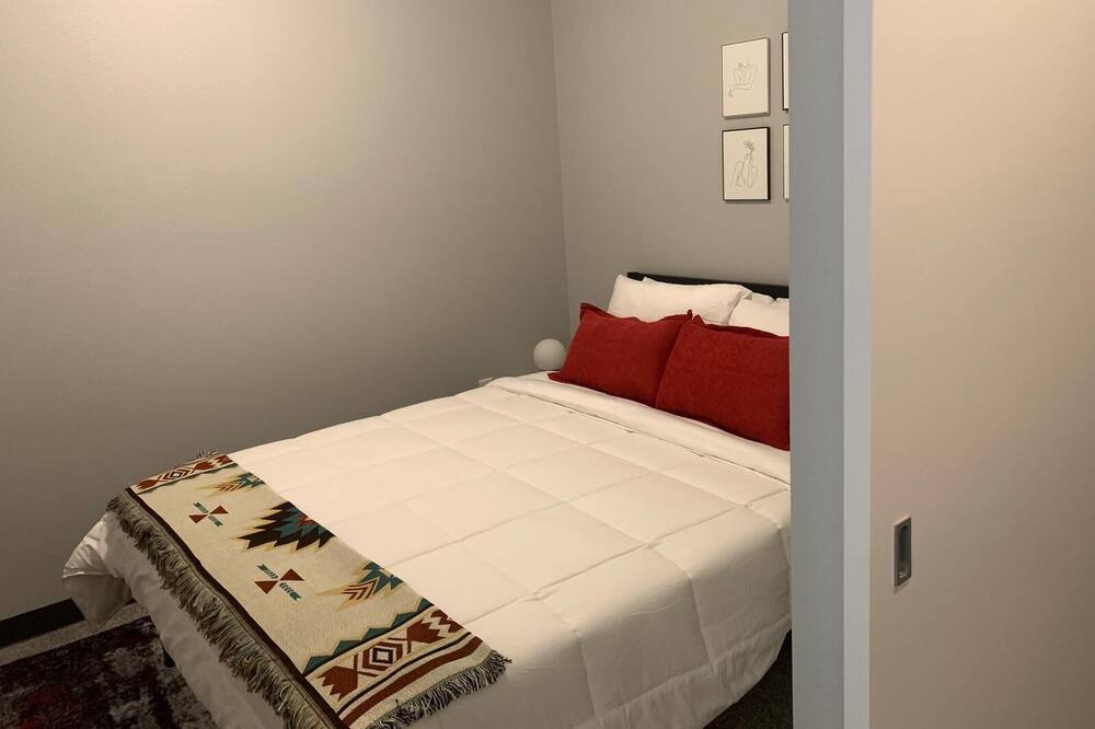 Photo of Bedroom in Des Moines