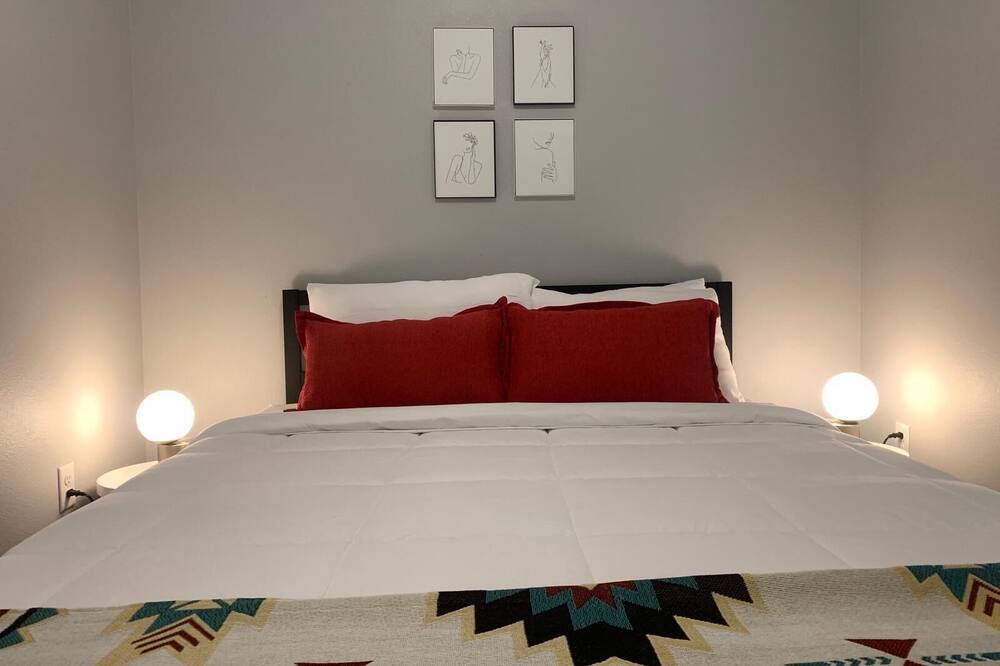 Photo of Bedroom in Des Moines