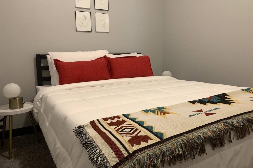Photo of Bedroom in Des Moines