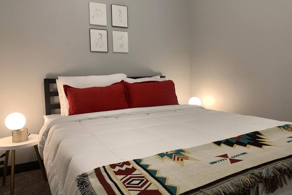 Photo of Bedroom in Des Moines
