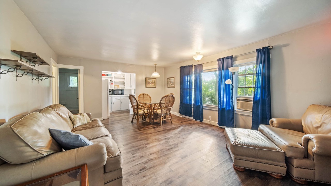 Photo of Livingroom in Whitehall