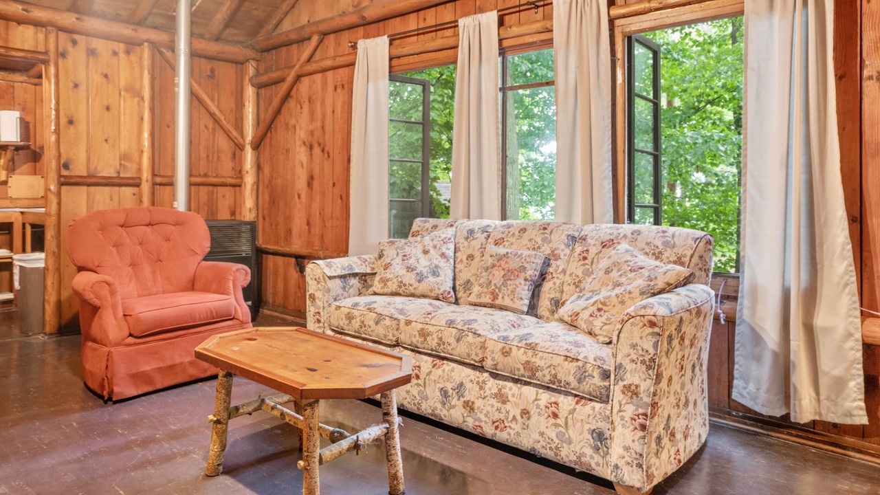 Photo of Livingroom in Whitehall