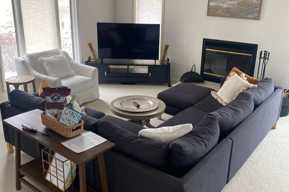 Photo of Livingroom in Whitehall