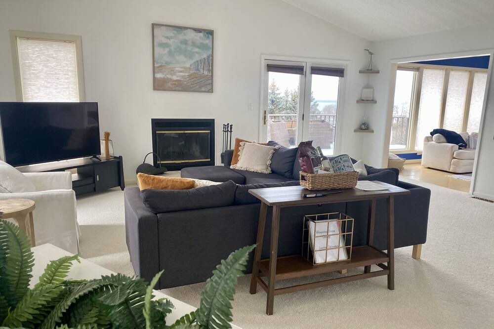 Photo of Livingroom in Whitehall