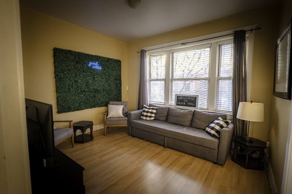 Photo of Livingroom in Pulaski Park
