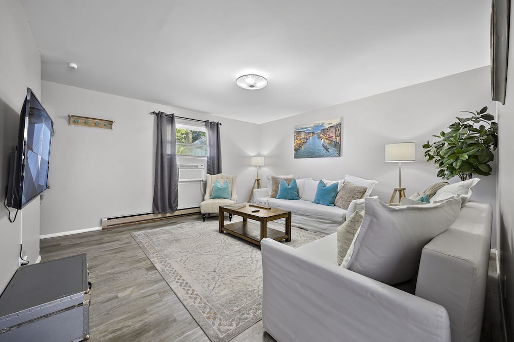 Photo of Livingroom in Montgomery