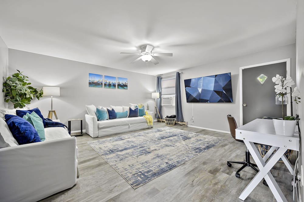Photo of Livingroom in Montgomery