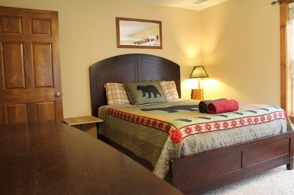 Photo of Bedroom in Solon Township