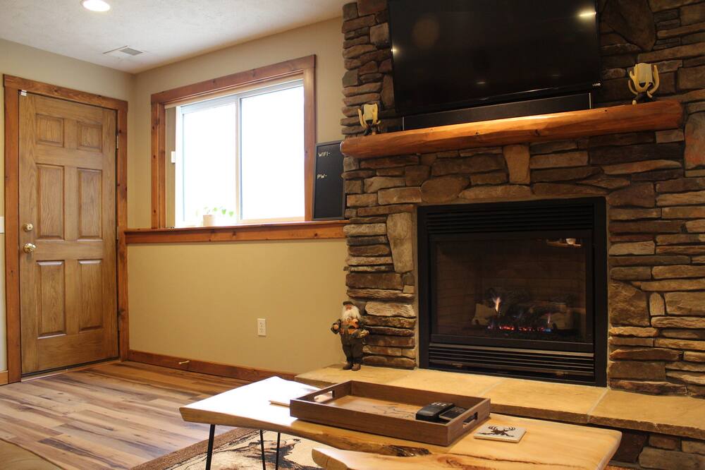 Photo of Livingroom in Solon Township