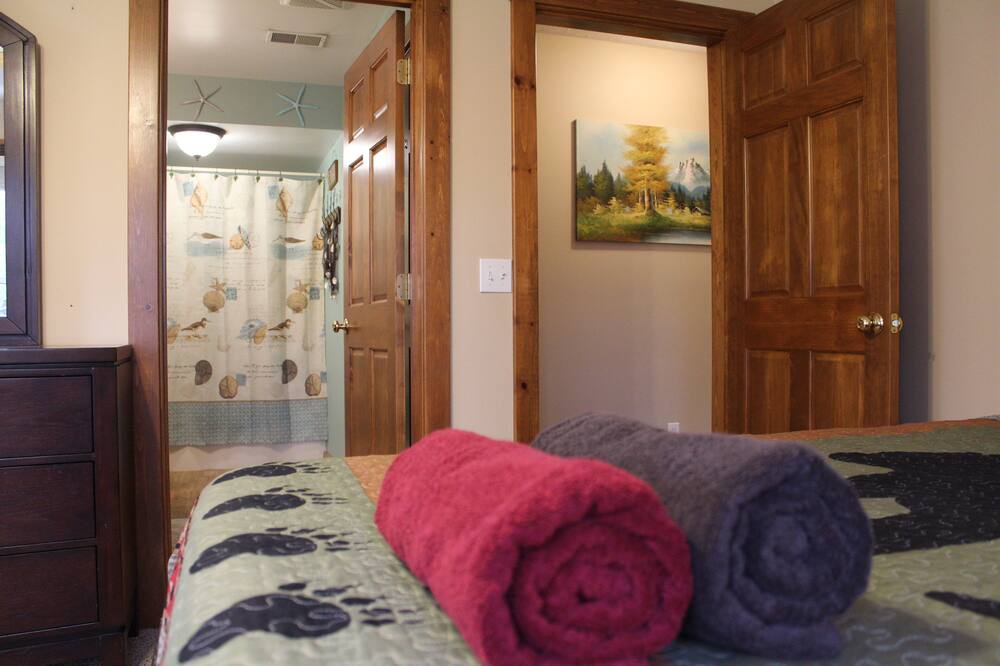 Photo of Bedroom in Solon Township