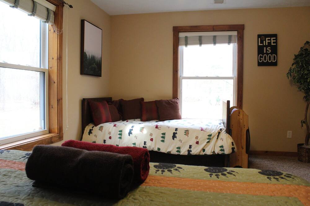 Photo of Bedroom in Solon Township