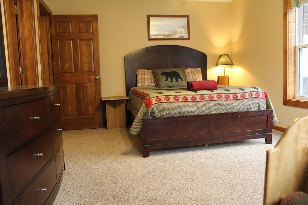 Photo of Bedroom in Solon Township