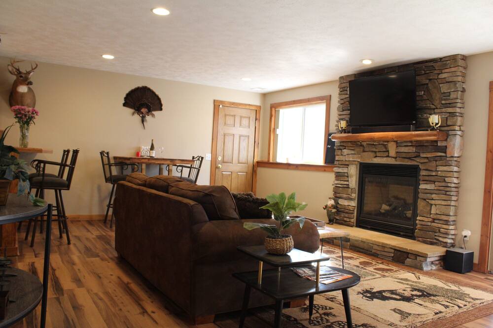 Photo of Livingroom in Solon Township