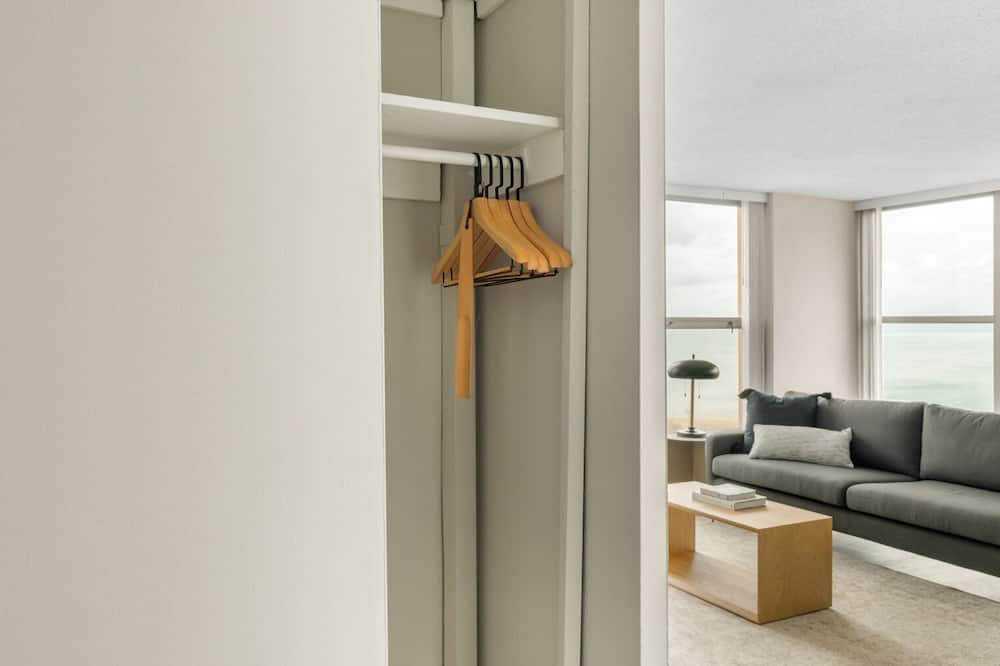 Photo of Bedroom in Edgewater Beach