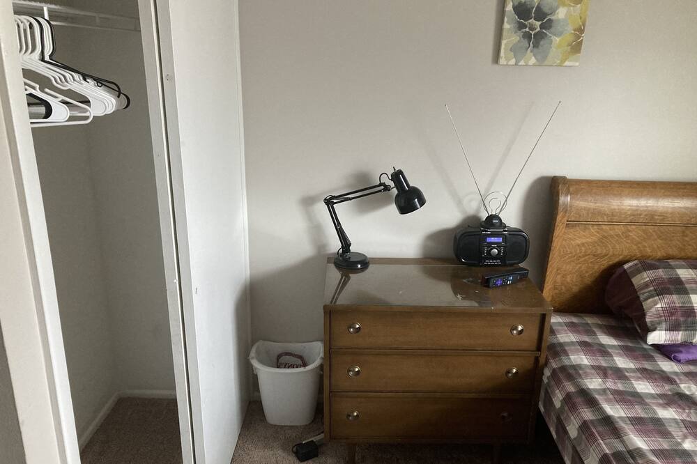 Photo of Bedroom in North Chicago