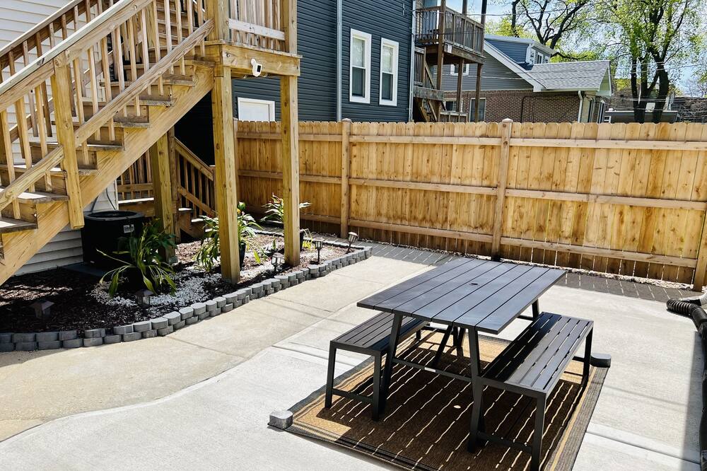 Photo of Outdoor in Woodlawn