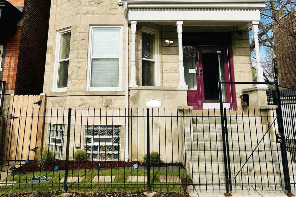 Photo of Outdoor in Woodlawn