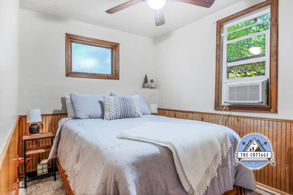 Photo of Bedroom in Solon Township