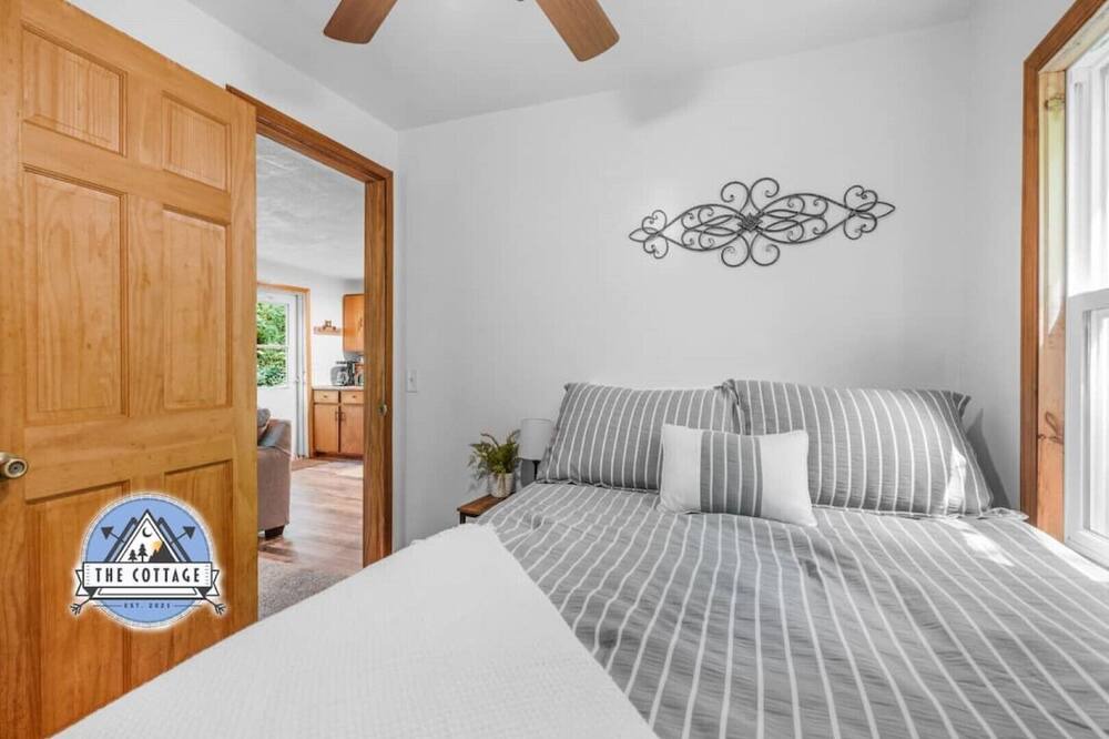 Photo of Bedroom in Solon Township