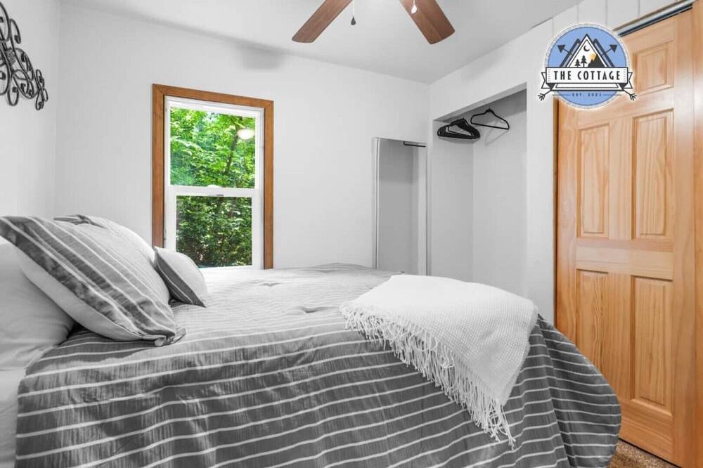 Photo of Bedroom in Solon Township