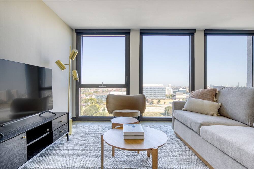 Photo of Livingroom in Illinois Medical District