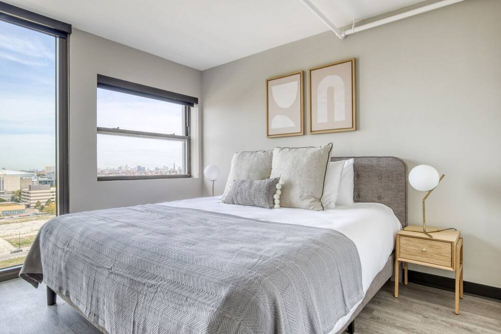 Photo of Bedroom in Illinois Medical District