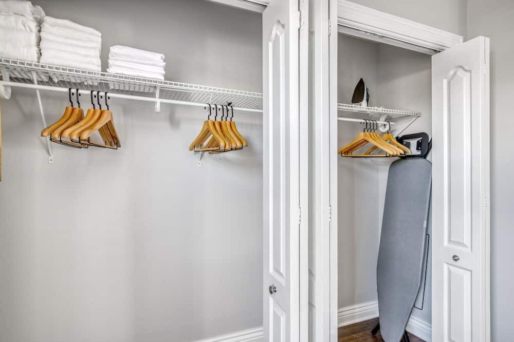 Photo of Bedroom in Lakeview