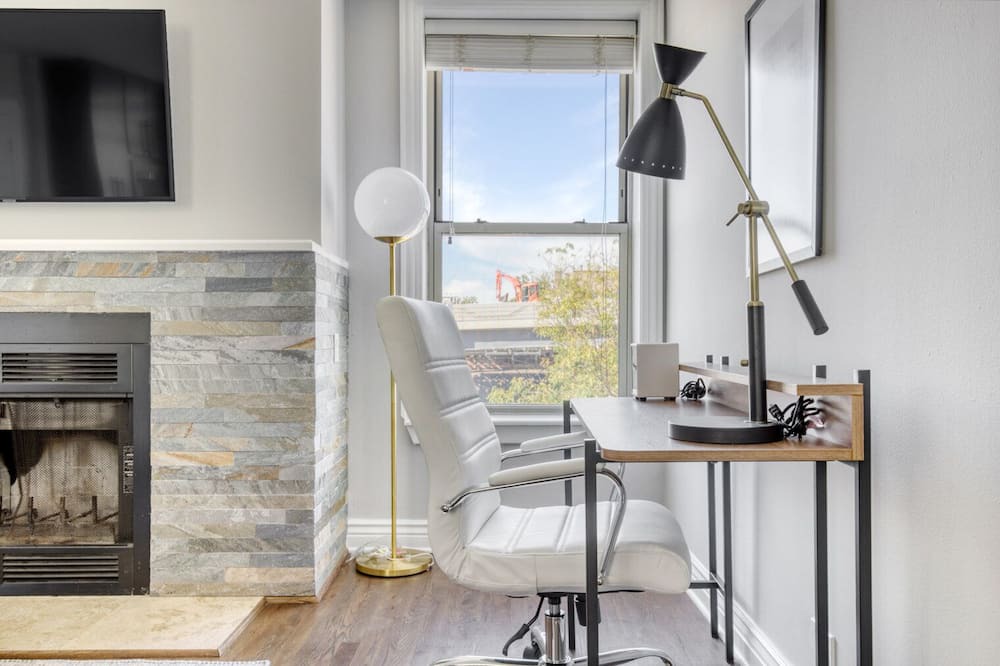 Photo of Bedroom in Lakeview