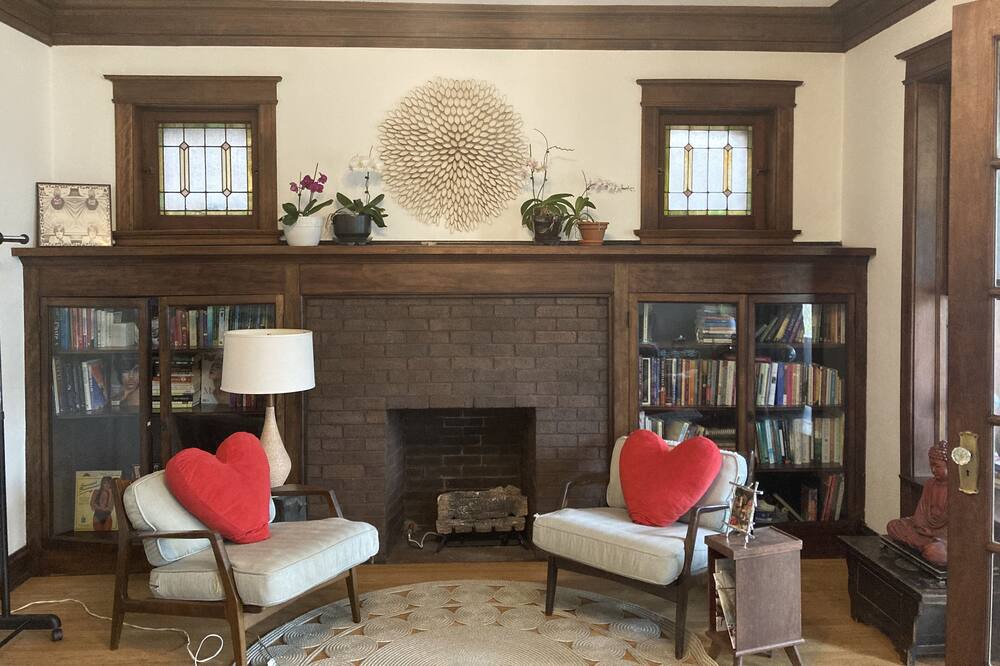 Photo of Livingroom in Uptown