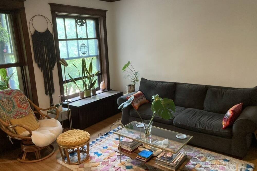 Photo of Livingroom in Uptown