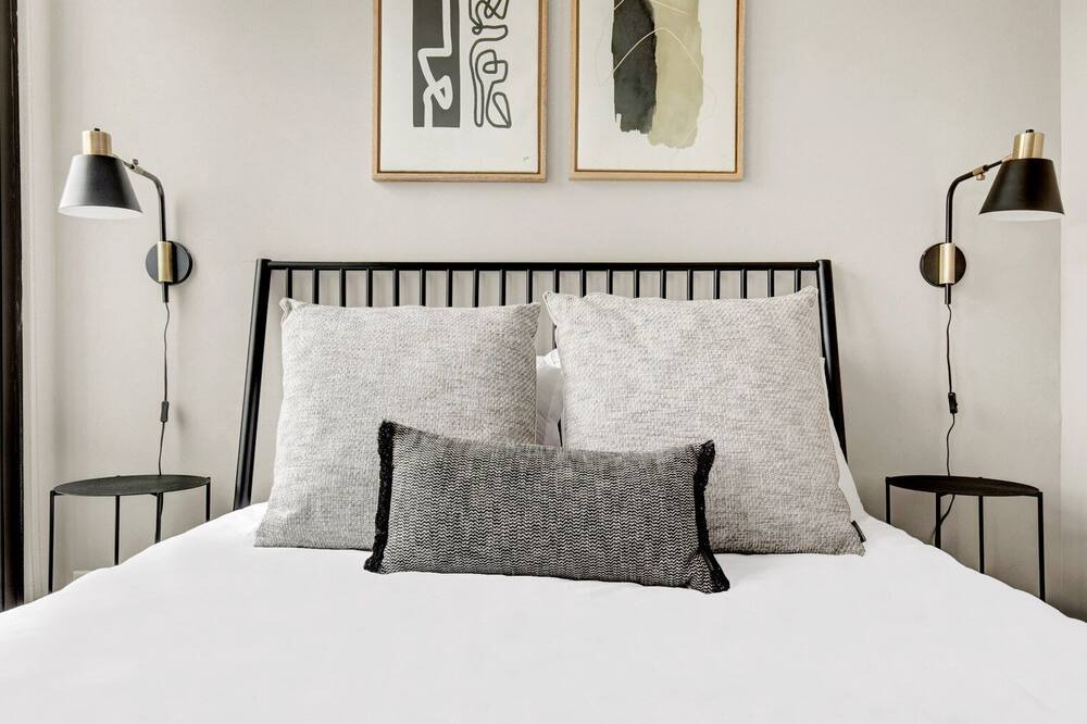 Photo of Bedroom in Illinois Medical District