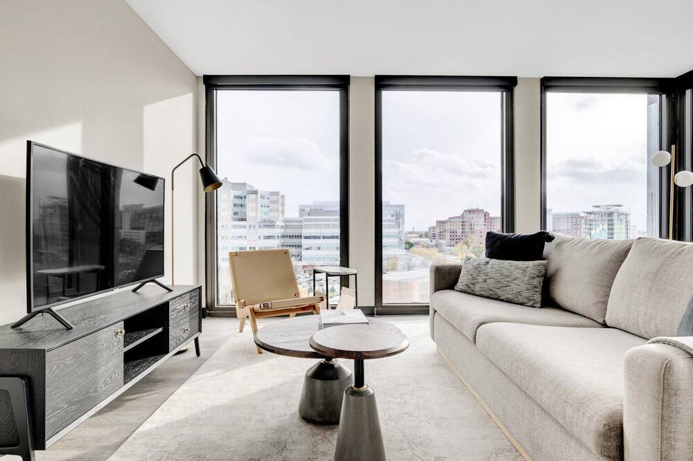 Photo of Livingroom in Illinois Medical District