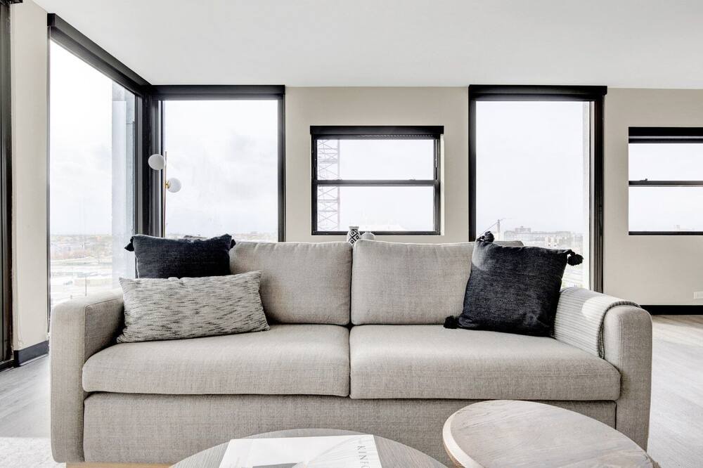 Photo of Livingroom in Illinois Medical District