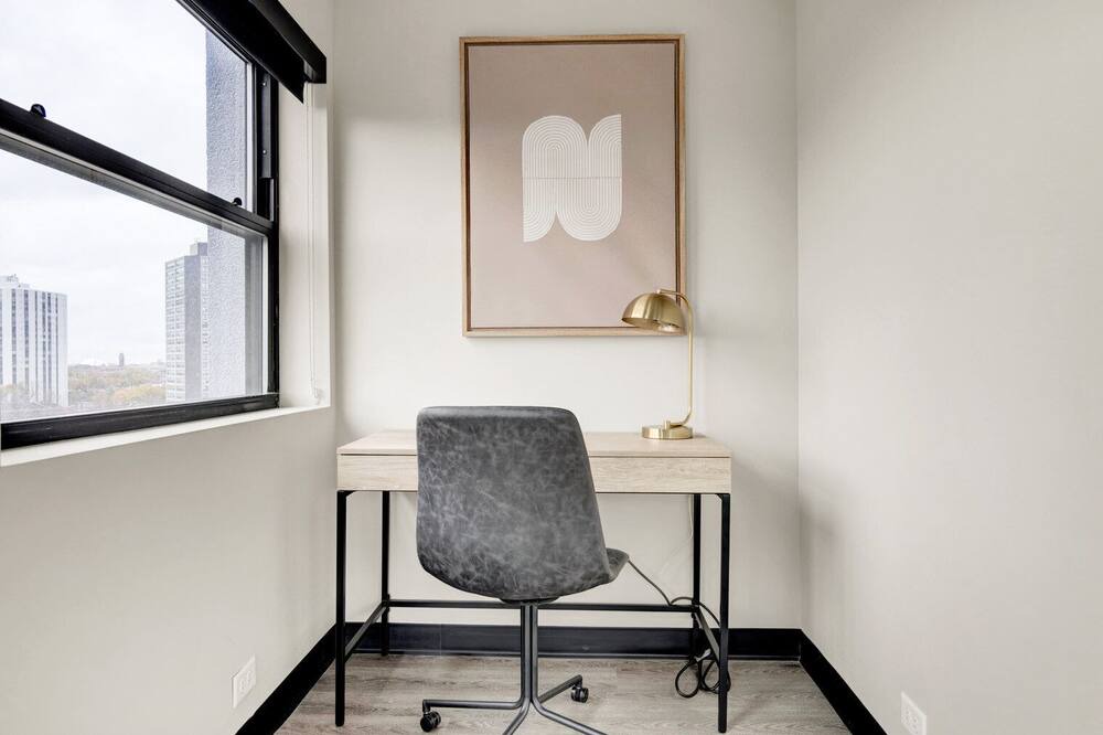 Photo of Bedroom in Illinois Medical District